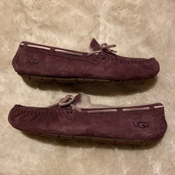 UGG Dakota Slippers - Picture 2 of 7